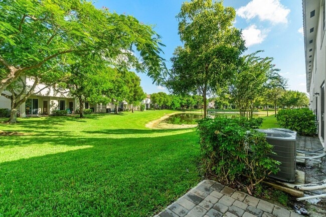 Building Photo - 6001 Woods Edge Cir