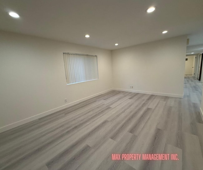 Building Photo - Charming and Spacious 4-Bedroom Home for Rent in South San Francisco!