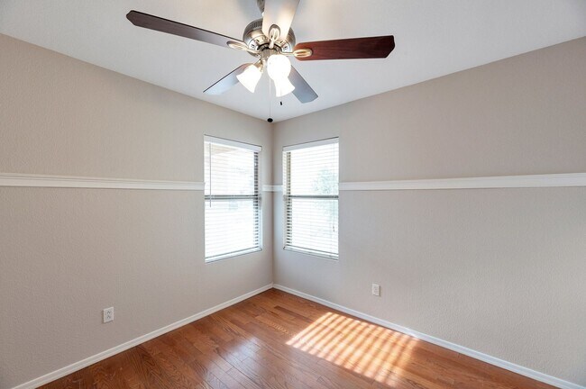 Building Photo - 3 bed 2 bath home in the Arizona Impressio...