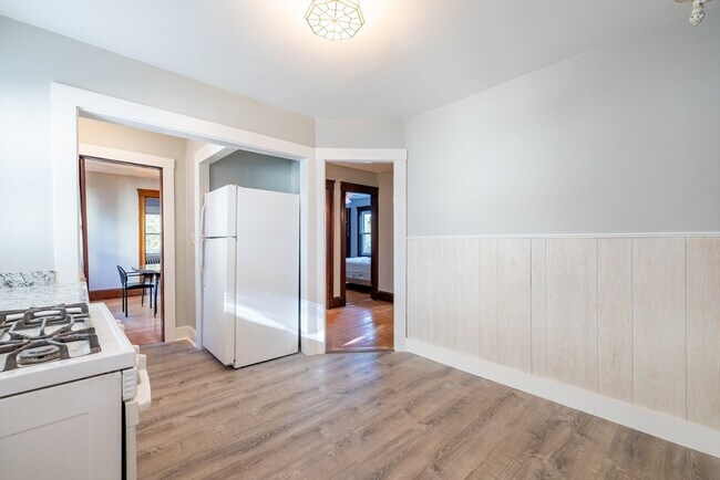 Building Photo - 35 Hosmer St