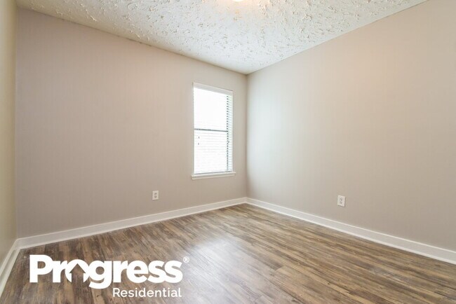 Building Photo - 5385 Walker Rd