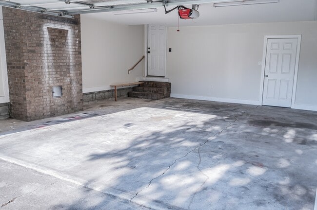 Building Photo - 212 Michele Dr