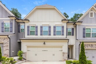 Building Photo - Stylish 3-Bedroom Home