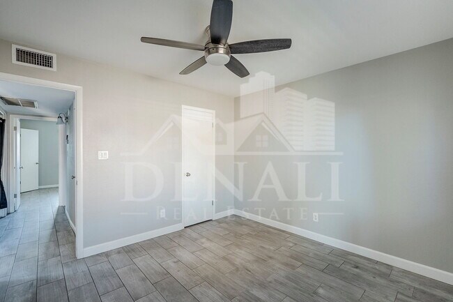 Building Photo - 600 S Dobson Rd