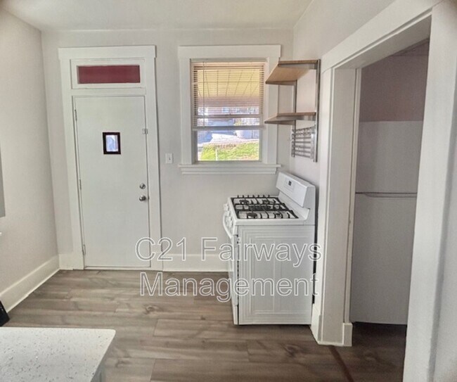 Building Photo - 2992 Ruthwood Ave