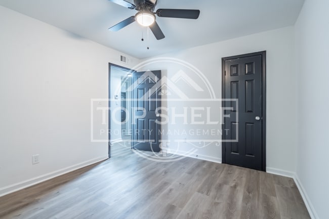 Building Photo - 740 Mozley Dr SE