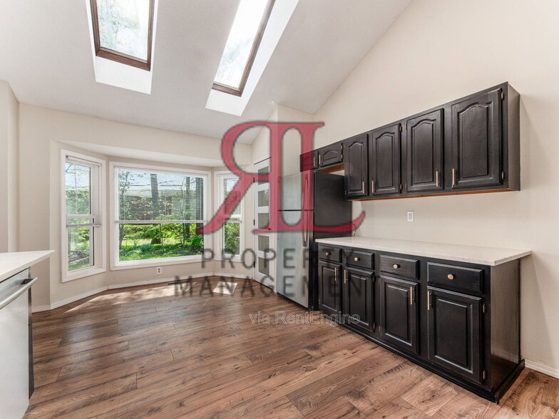 Building Photo - 7448 Gardenview Pl