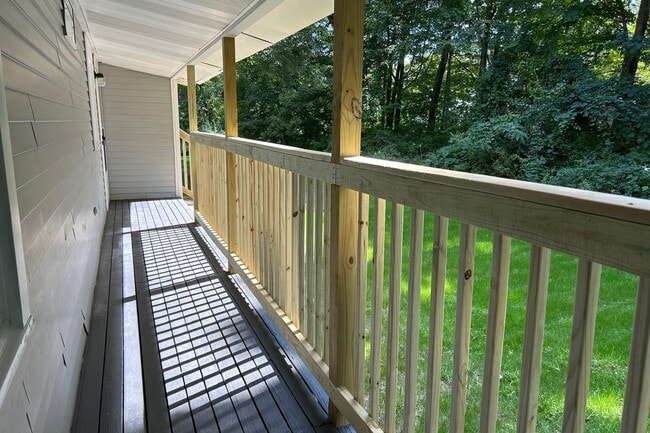 Building Photo - 10 Falls River Cir