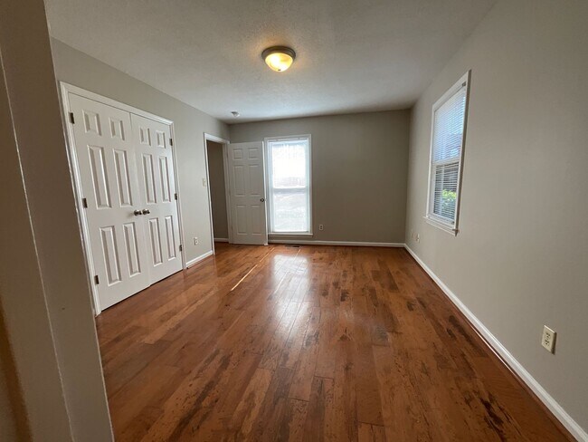 Building Photo - 123 Arcaro Dr