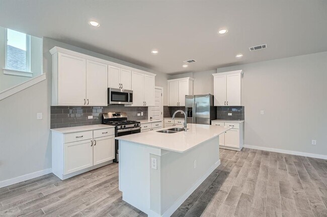 Building Photo - 105 Appleberry Ln