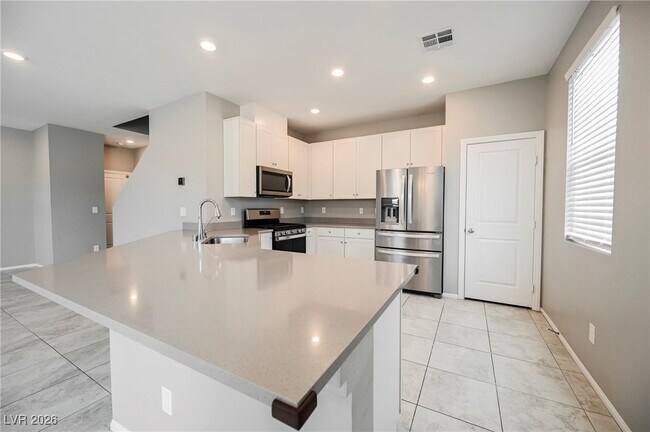 Building Photo - 6679 Velletri St.