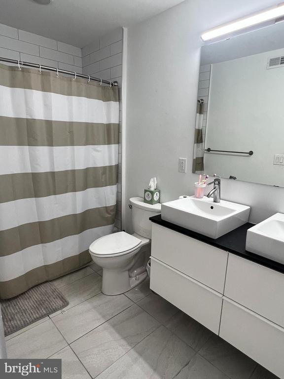 Building Photo - 1431 N 28th St