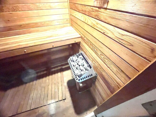 Building Photo - Stunning Waterfront Condo with Deep Water Access!