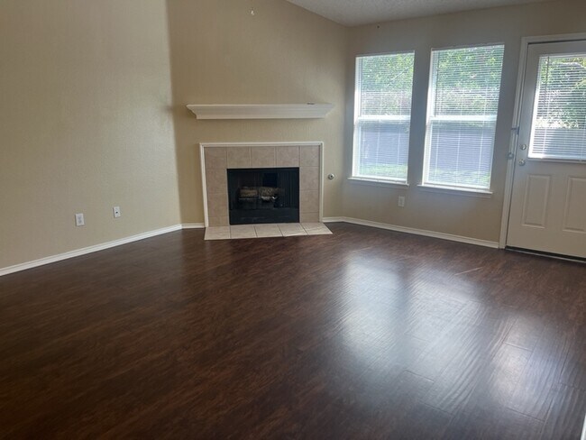 Building Photo - Great home in Windmill Farms! 3/2/2