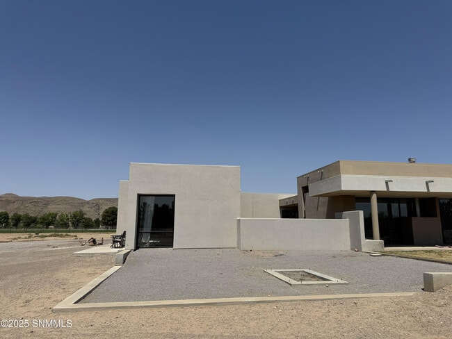 Building Photo - 6490 Vista Valley Trail