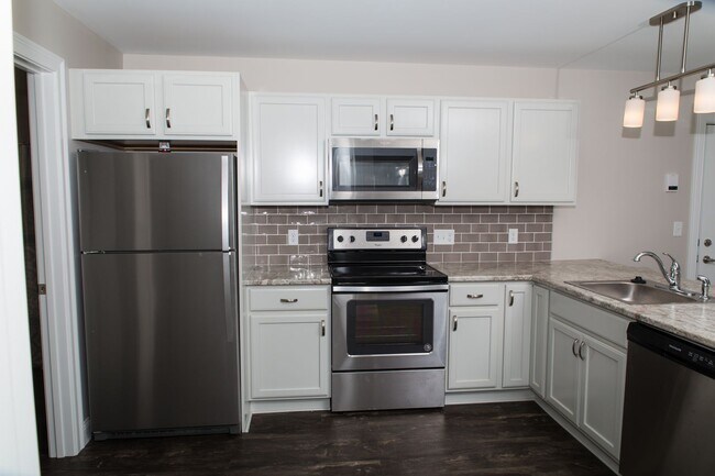 Building Photo - Fox Ridge Crossing 3