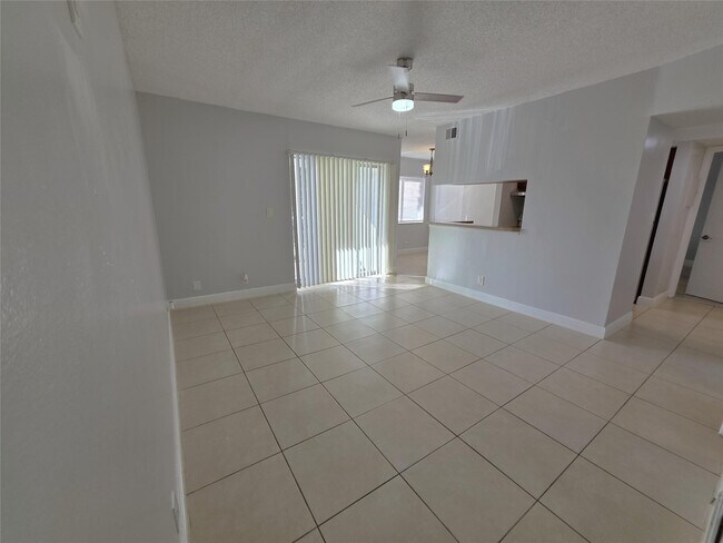 Building Photo - 5672 Rock Island Rd