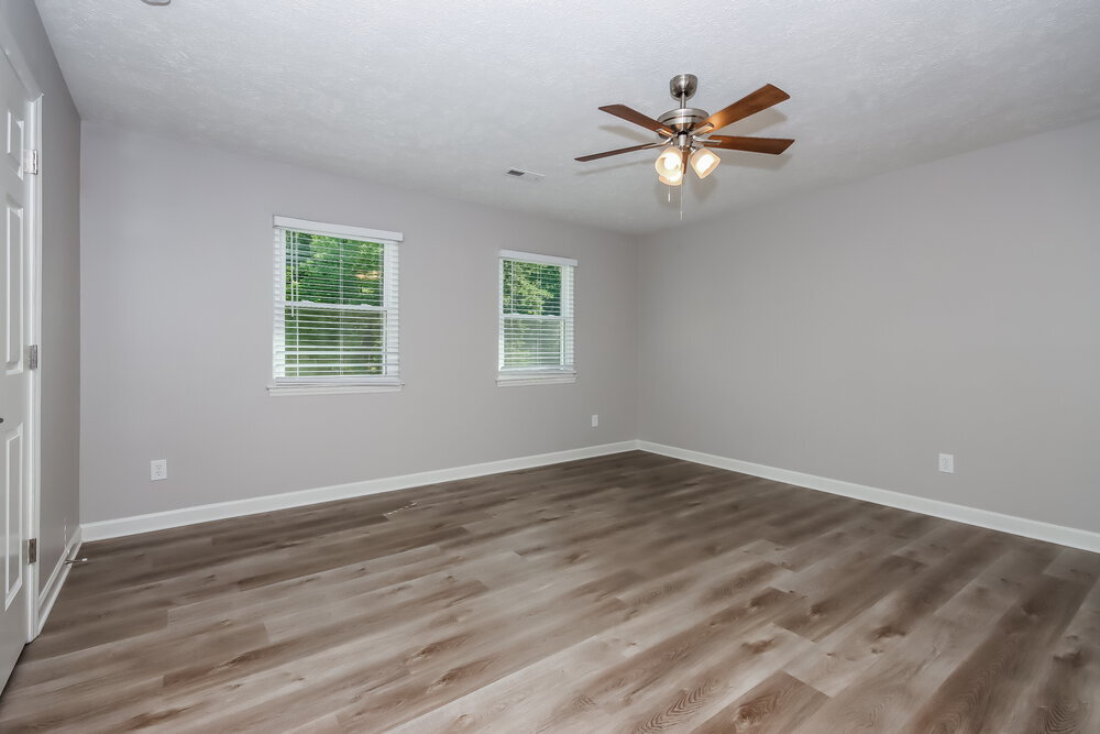 Building Photo - 917 Oakridge Dr