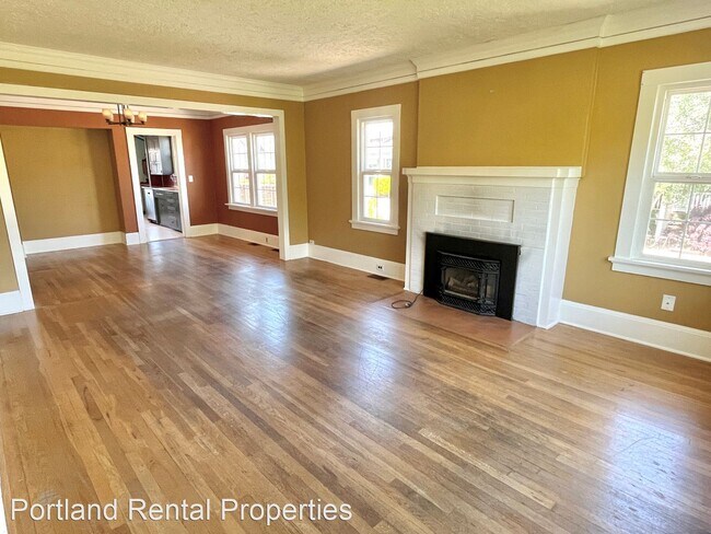 Building Photo - 2 br, 1 bath House - 5049 NE 10th Ave.