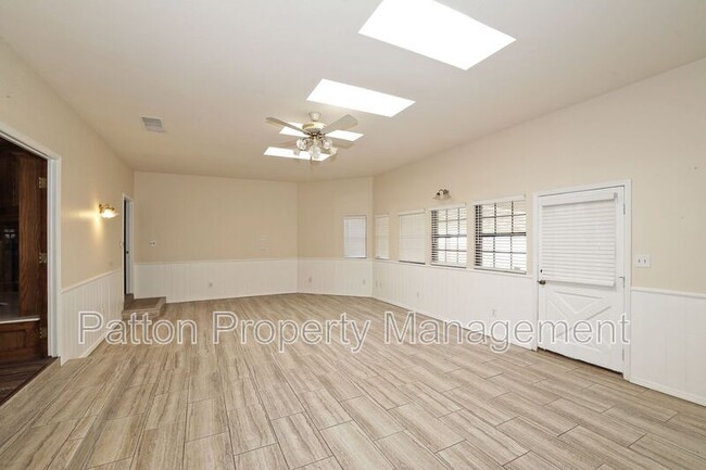 Building Photo - 21 Edgewood Ln