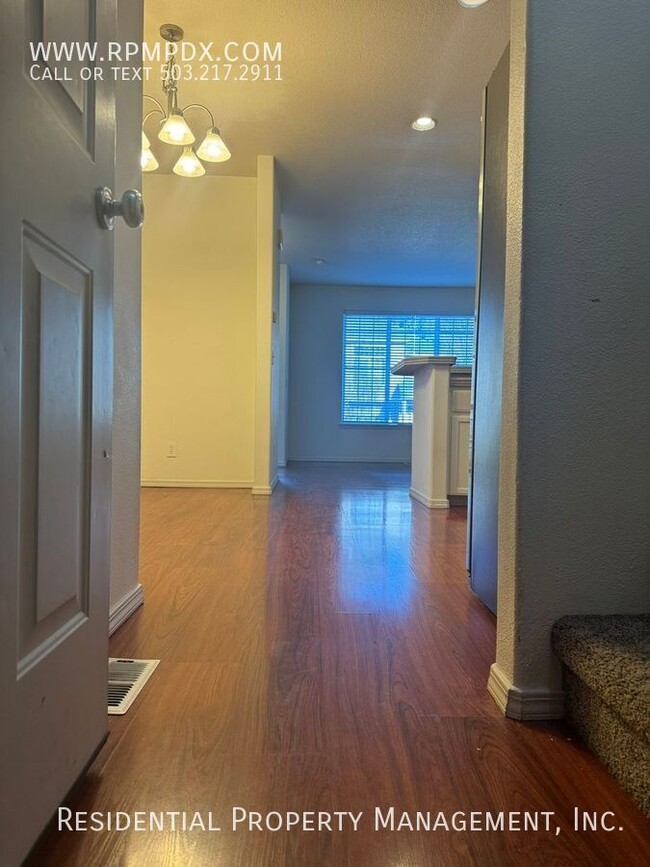 Building Photo - Arbor Reserve Townhome with 2 Spacious Pri...