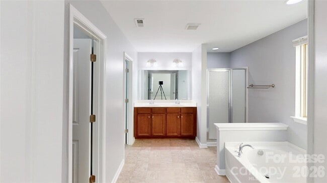 Building Photo - 16126 Long Talon Way
