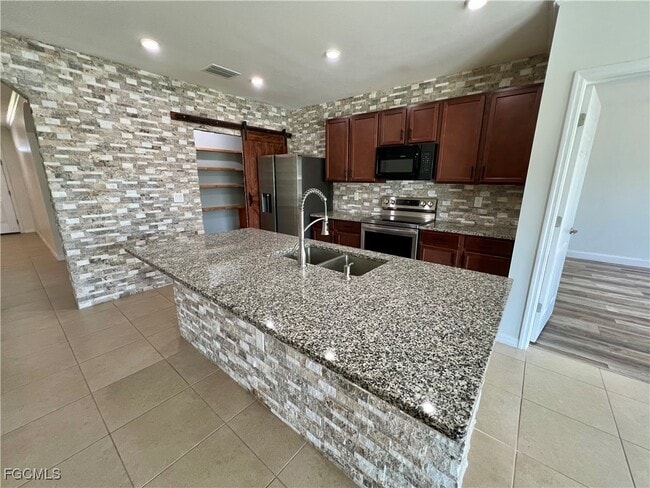 Building Photo - 10293 Silver Pond Lane