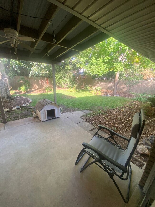 Building Photo - Charming 3 Bed, 1.5 Bath Home in Central F...