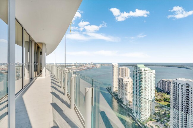 Building Photo - 300 Biscayne Blvd Way