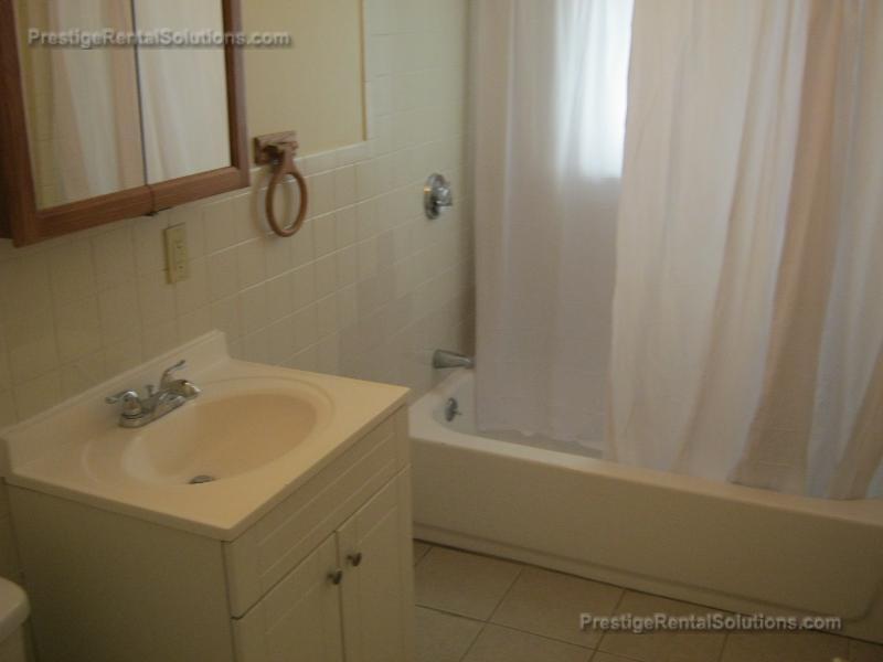 Building Photo - 21 Roseclair St