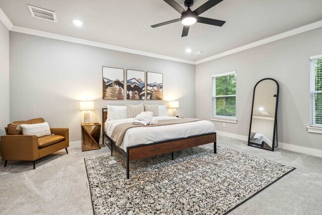 Building Photo - 10 Granshire Dr