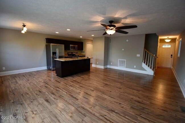 Building Photo - 274 N Saylor St