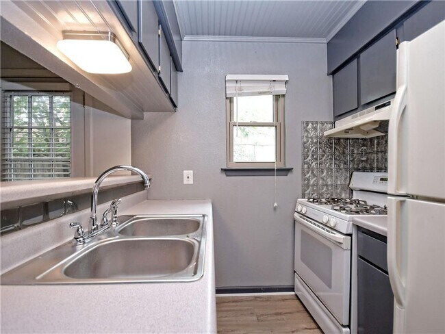 Building Photo - 1714 Rawhide Loop