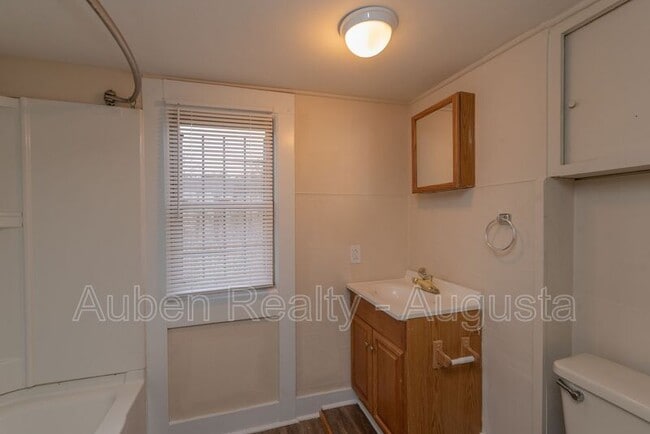 Building Photo - 151 Curry St