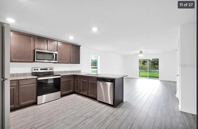 Building Photo - 213 Hibiscus Ln