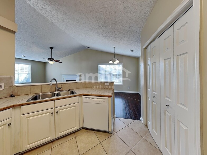 Building Photo - 2586 Marleigh Farm Rd NW