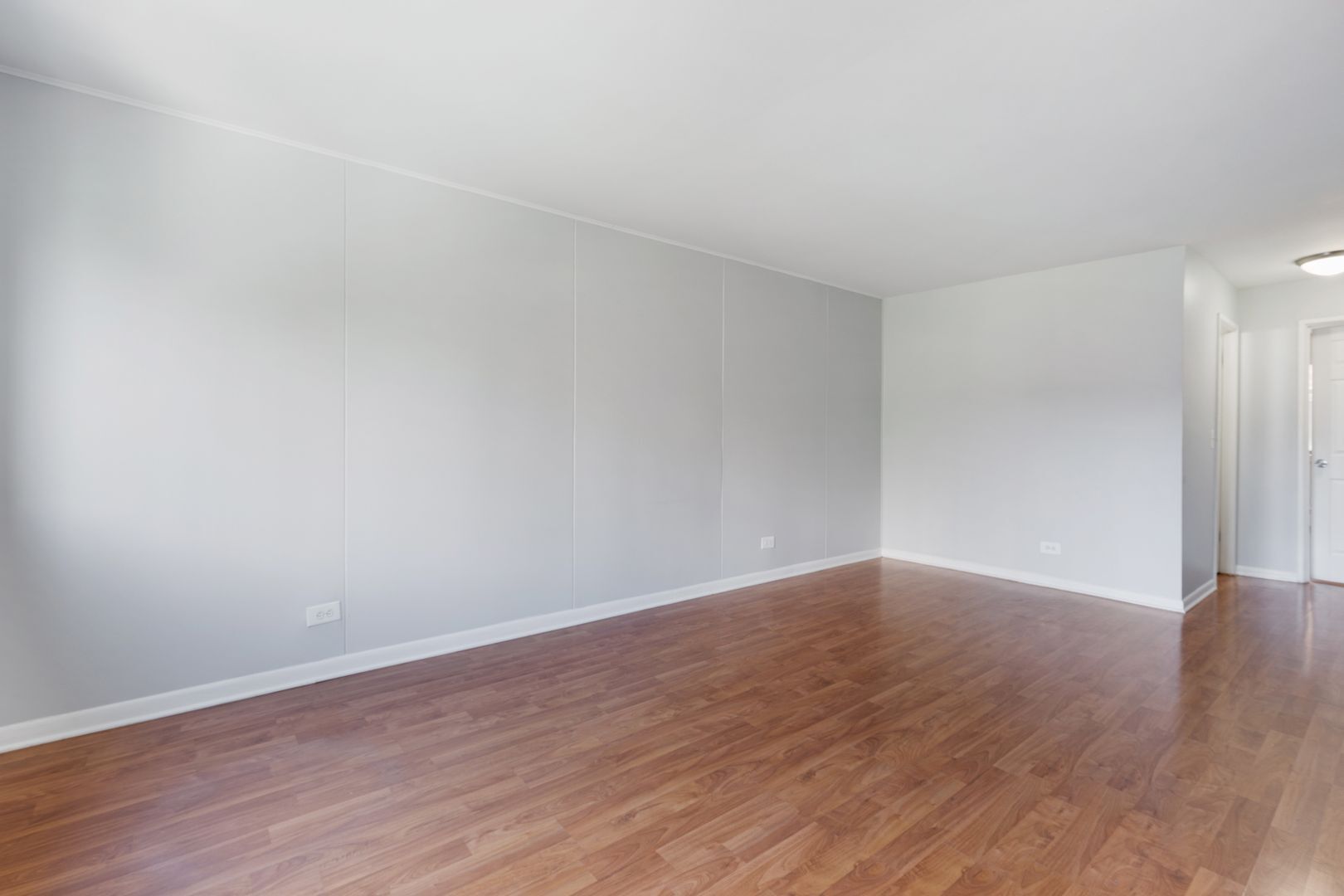 Building Photo - 5533 N Kenmore Ave