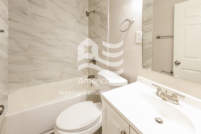 Building Photo - 3810 E 53rd Terrace