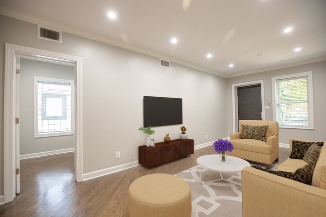 Building Photo - 1543 W George St