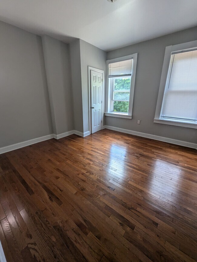 Building Photo - 39 William St