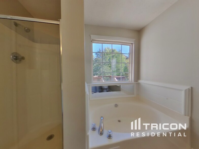 Building Photo - 7020 Cedar Ct