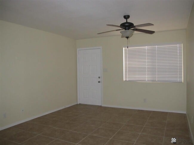 Building Photo - 2776 S Ave 2 1/2 E