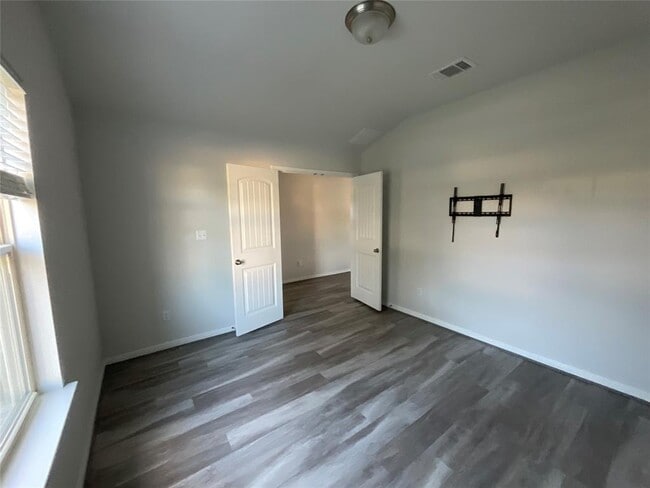 Building Photo - 1629 Dubiel Dr