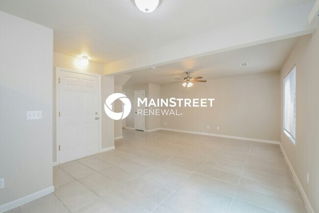 Building Photo - 4 Bedroom Pet-Friendly Home in Denver, CO with Main Street Renewal