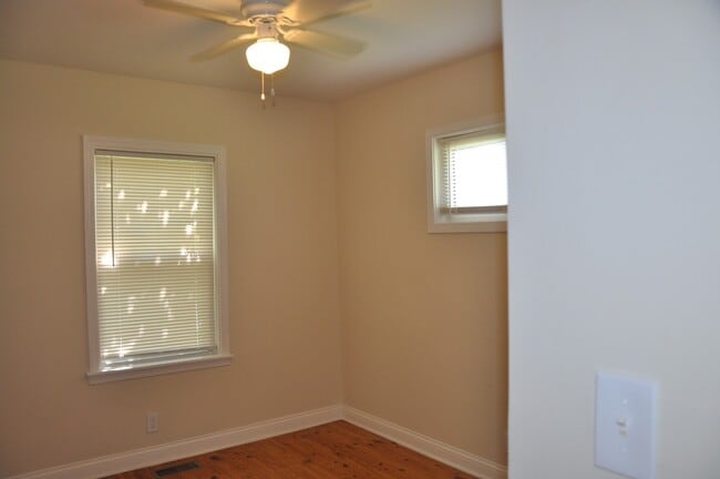 Building Photo - 1211 Devonshire Ave