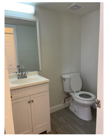 Building Photo - 2931 SW 87th Ter