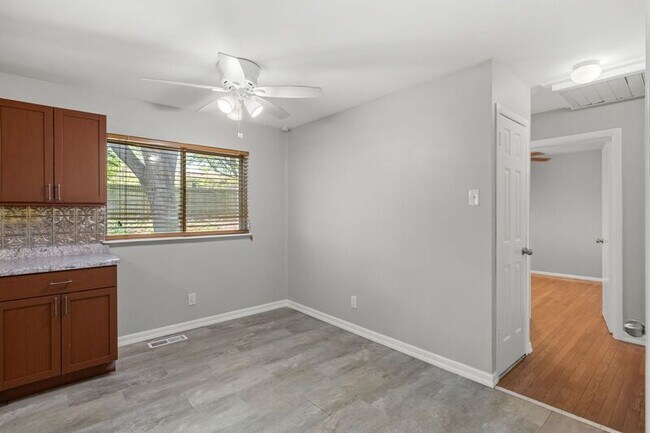 Building Photo - 1560 Estes Dr