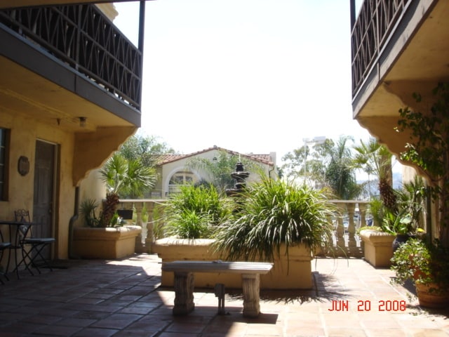 Building Photo - 1460 N Mansfield Ave