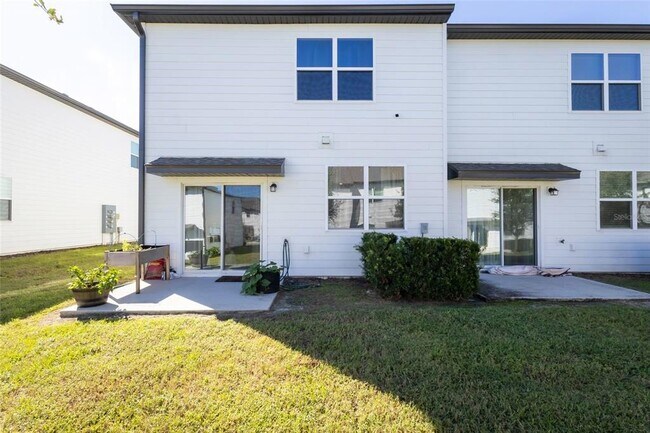 Building Photo - 740 Madison Dr