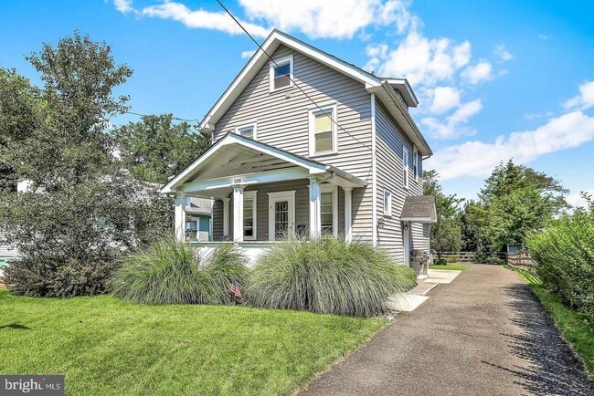 Building Photo - 108 W Highland Ave
